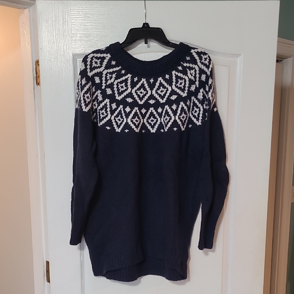 Aerie Navy and White Sweater